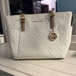Michael Kors Cream Signature Tote – Gold Hardware